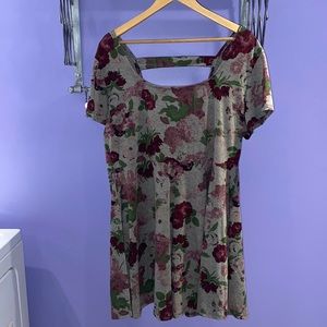 PLUS SIZE floral skater dress